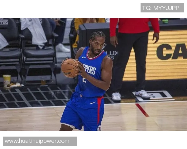 莱昂纳德半场表现出色高效贡献13分3篮板4助攻1抢断助力球队 莱昂纳德半场表现出色高效贡献13分3篮板4助攻1抢断助力球队